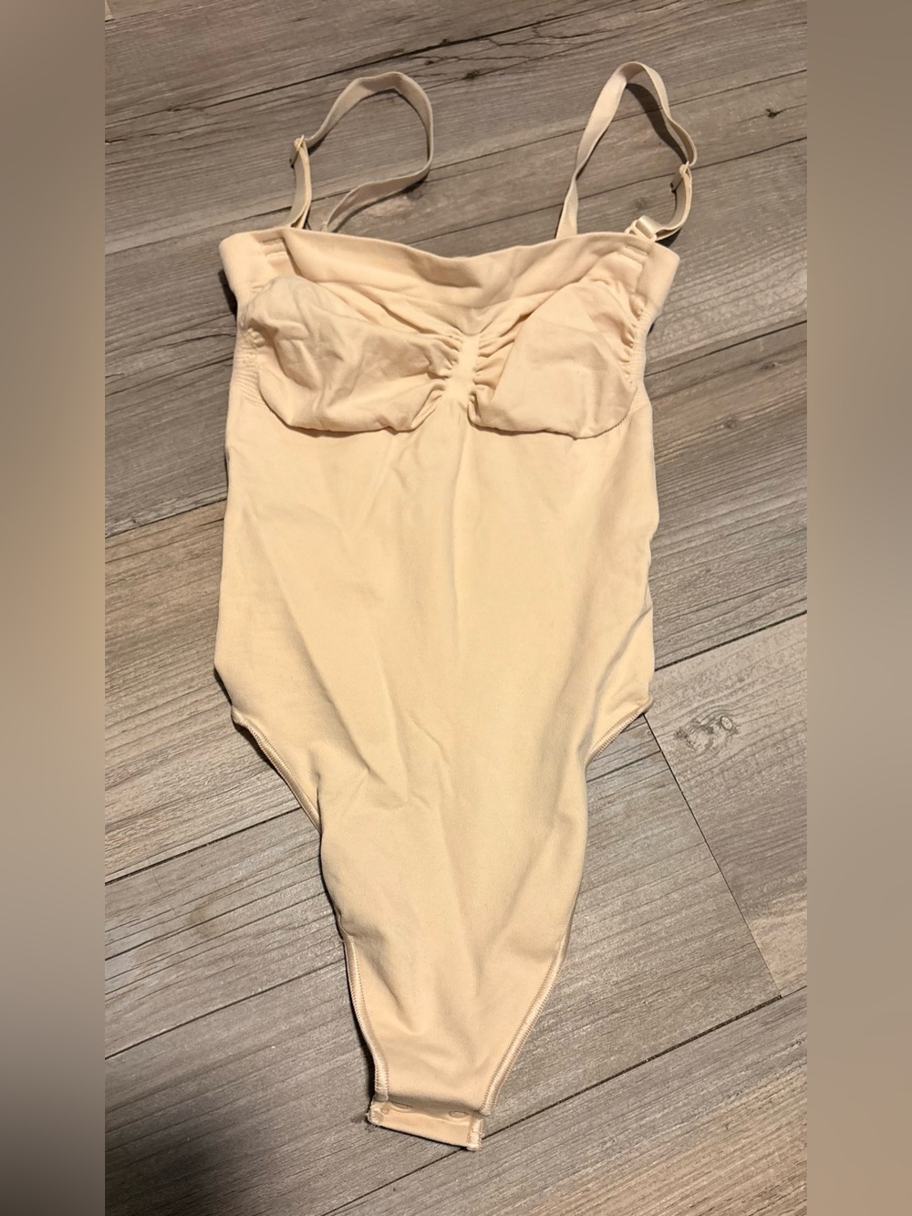 SKIMS Kim Kardashian sculpting strapless thong bodysuit small new without